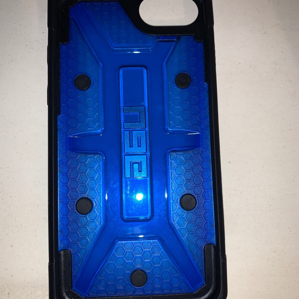 UAG IPhone 8,7,6 case